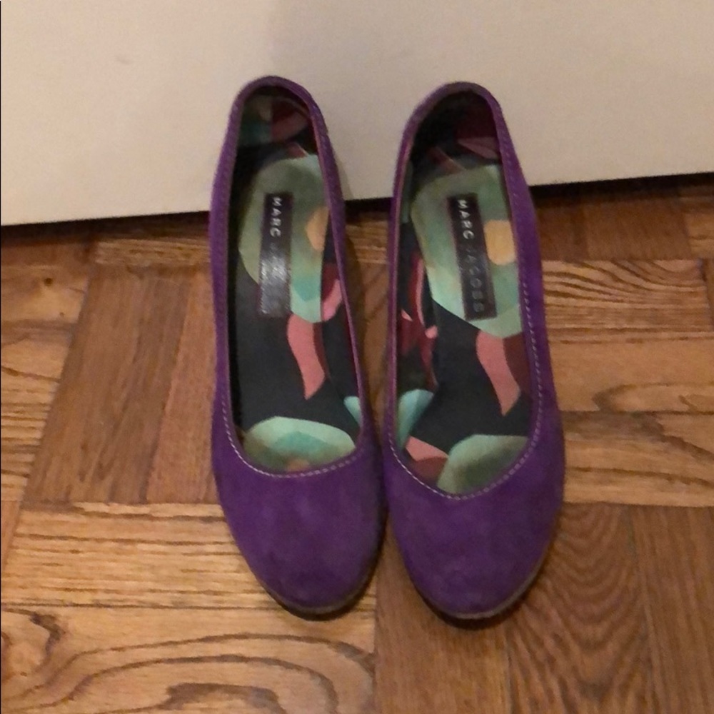 Marc Jacobs purple pumps